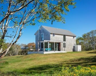 Newly Built, Award Winning, Modern Island Getaway with AC - Block Island - Building