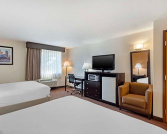 Best Western Des Plaines Inn - Des Plaines - Bedroom