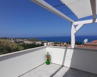 B&B Pepe Rosa Tropea - Tropea - Varanda