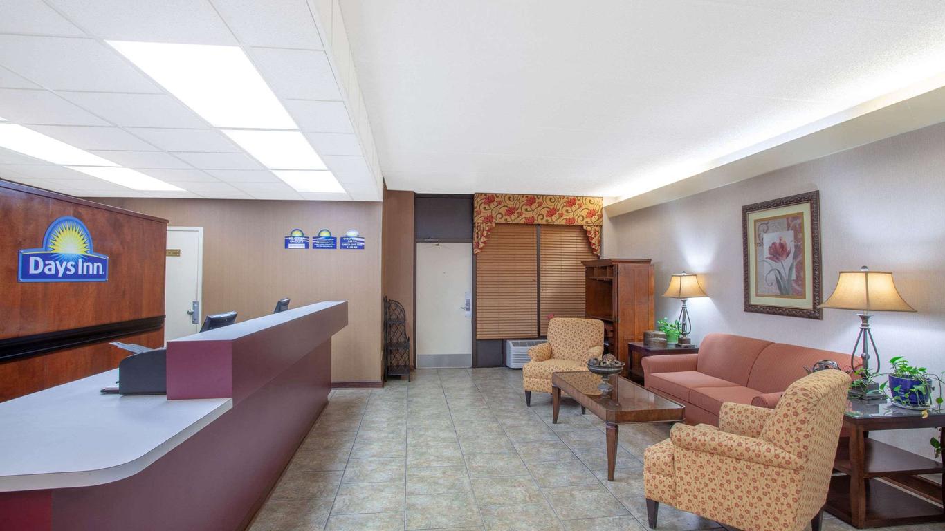 Days Inn by Wyndham Statesboro