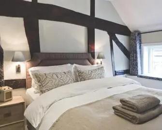The Old Drum - Petersfield - Bedroom