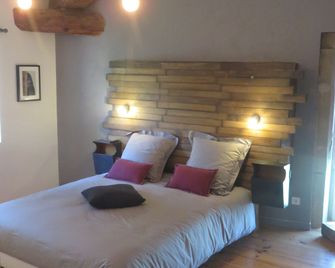 A la belle histoire - Châteauneuf-sur-Isère - Bedroom