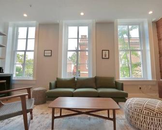 The Royal Suite at Prince Street Inn - אלכסנדריה - סלון