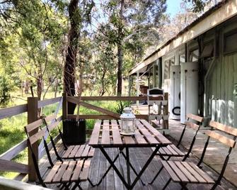 Kalimna Woods Cottages - Lakes Entrance - Patio