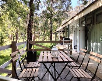 Kalimna Woods Cottages - Lakes Entrance - Patio