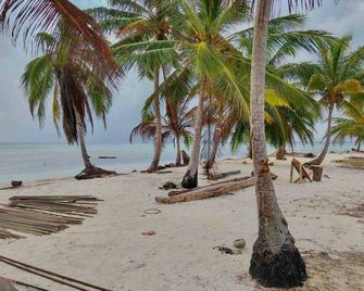 Paradise Over The Water Cabins In San Blas - El Porvenir - Playa