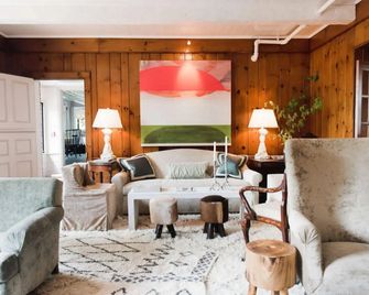 Edson Hill - Stowe - Lounge