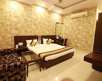 Hotel Welcome Inn, Shahdol (M.P.) - Shahdol - Bedroom