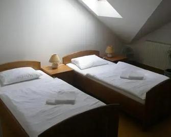 Penzion A Restaurace Chalupa U Mestske Brany - Vyškov - Bedroom