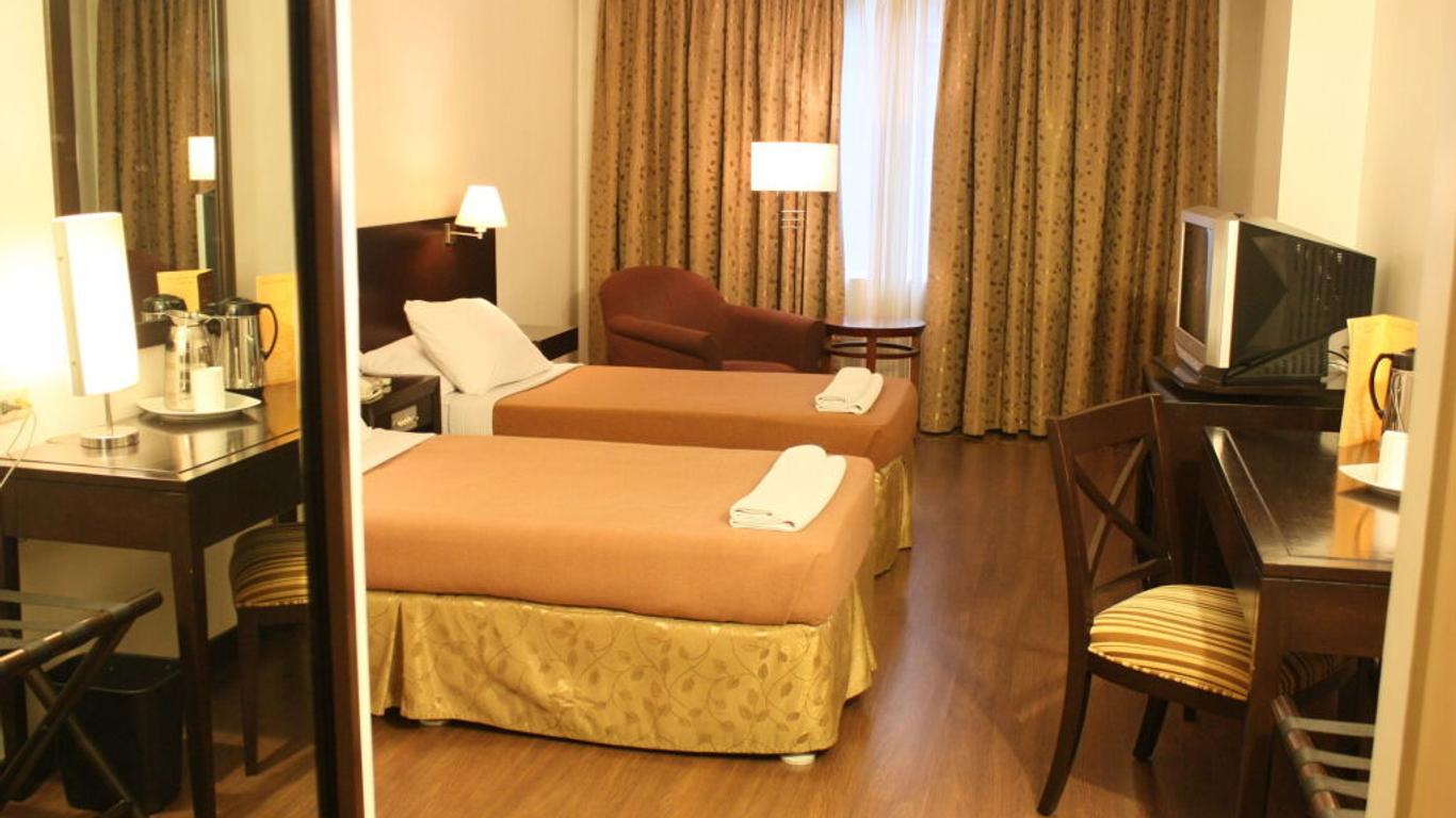 Hotel Supreme Convention Plaza