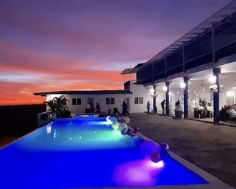 Hotel Eclipse - Loma del Guayabo - Piscina