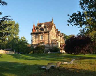 Château de la Râpée Hôtel restaurant - Bazincourt-sur-Epte