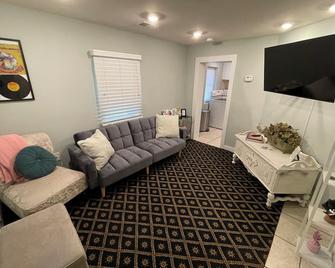 Carolina Cottage - Spartanburg - Oturma odası