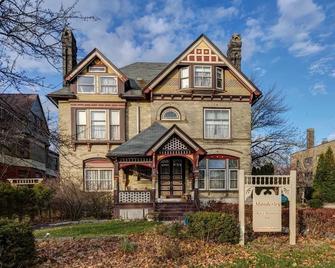Manderley Bed and Breakfast - Milwaukee - Edificio