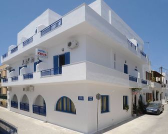 Hotel Zeus - Naxos - Edificio