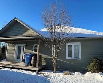 Spa & River - Berges de la Riviere-du-Nord 20 - Prévost - Building