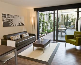Casp 74 Apartments - Barcelona - Obývací pokoj