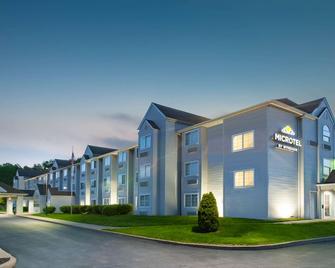 Microtel Inn & Suites by Wyndham Pittsburgh Airport - Pittsburgh - Gebäude