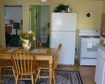Silver Springs Cottage Resort - Maynooth - Dining room