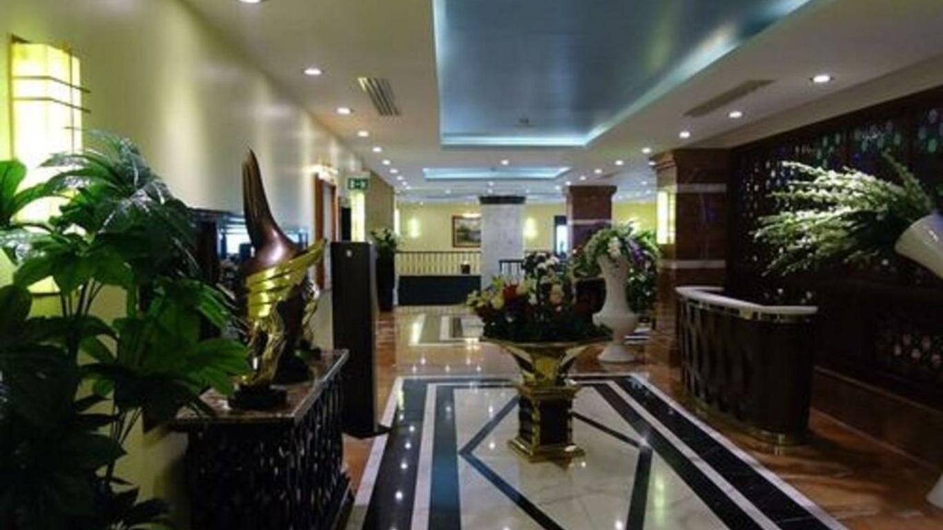 Oasis Hotel