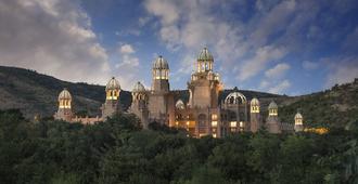 The Palace of the Lost City at Sun City Resort - Sun City Resort - Front desk