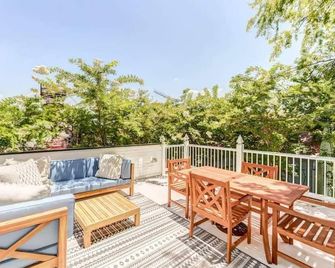 New - Charleston Home W/ Rooftop Deck! - Charleston - Balkon