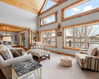 Maple Lake Chalet - Buffalo - Sala de estar