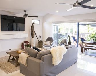 باي هافن لودج - بيرون باي - غرفة معيشة