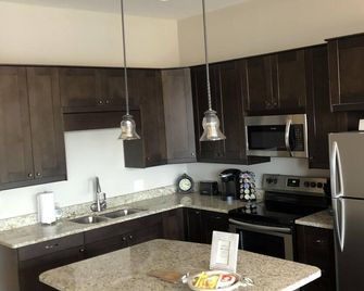 Experience the Lofts-Beck - Iola - Kitchen