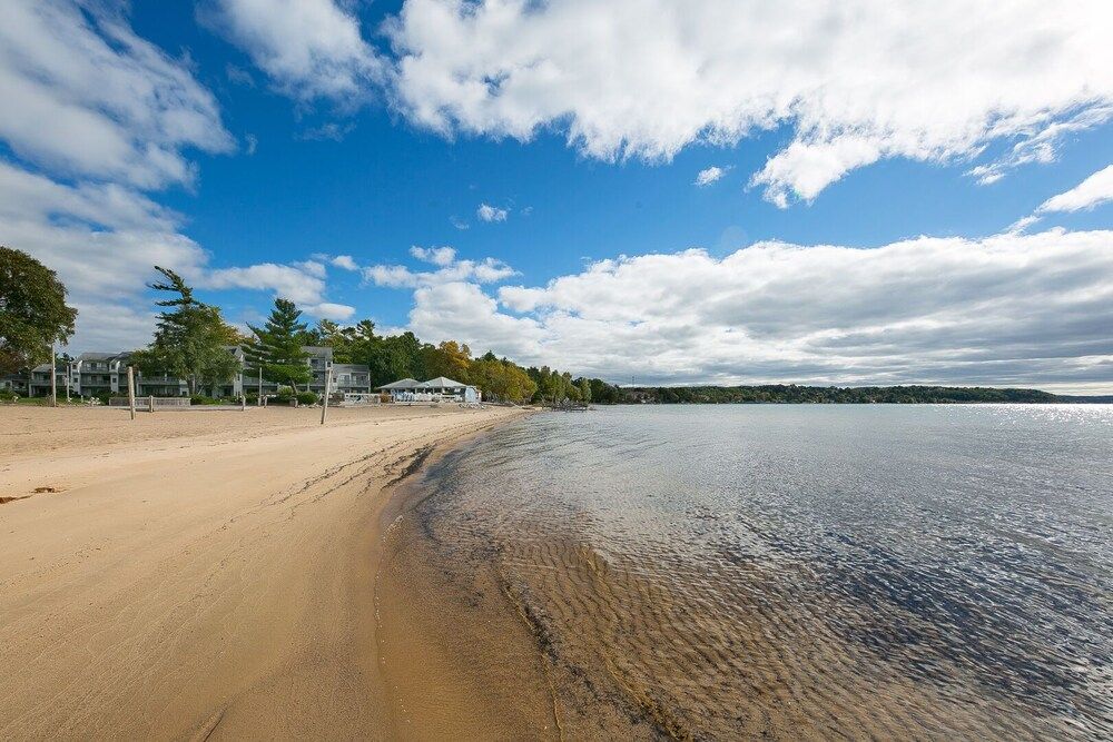 The Shores Lake View Condo Unit 5689
