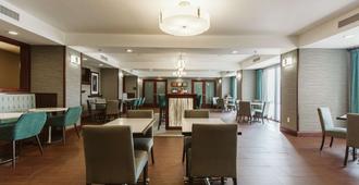 Hampton Inn Bismarck - ביסמארק - מסעדה