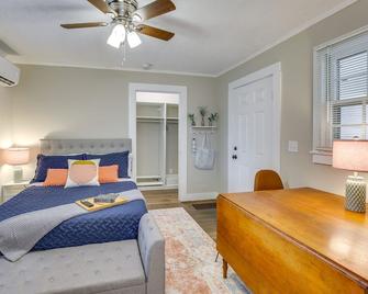 Downtown Wilmington Studio - Pets Welcome! - Wilmington - Bedroom