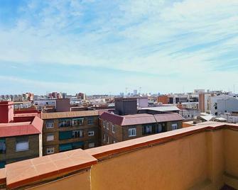 Premium refurbished apartment in Barcelona city center - Barcelona - Balkon