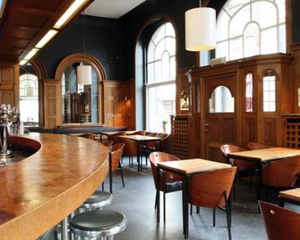 Hotel La Royale - Löwen - Bar