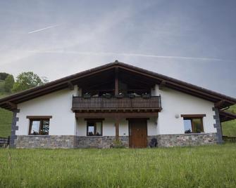 Eguzkitze Alojamiento Rural - Zaldivia - Edificio