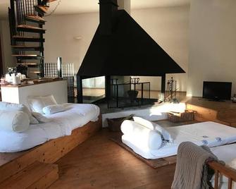 Magic Stone Villa in the Forest - Scandriglia - Habitación