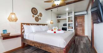 Ocean Tide Beach Resort - San Pedro Town - Bedroom