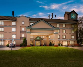 Quality Inn Near Princeton - Lawrenceville - Gebouw
