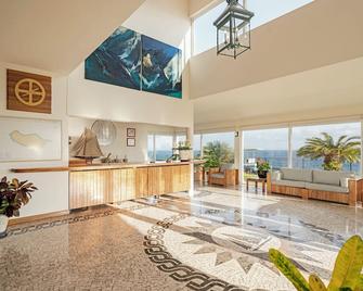 Albatroz Beach & Yacht Club - Santa Cruz - Lobby