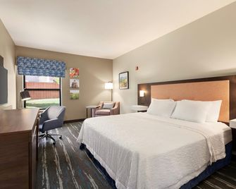 Hampton Inn Tracy - Tracy - Bedroom