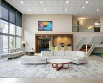Chester Inn & Suites - Sharonville - Lobby