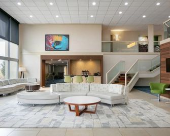 Chester Inn & Suites - Sharonville - Lobby