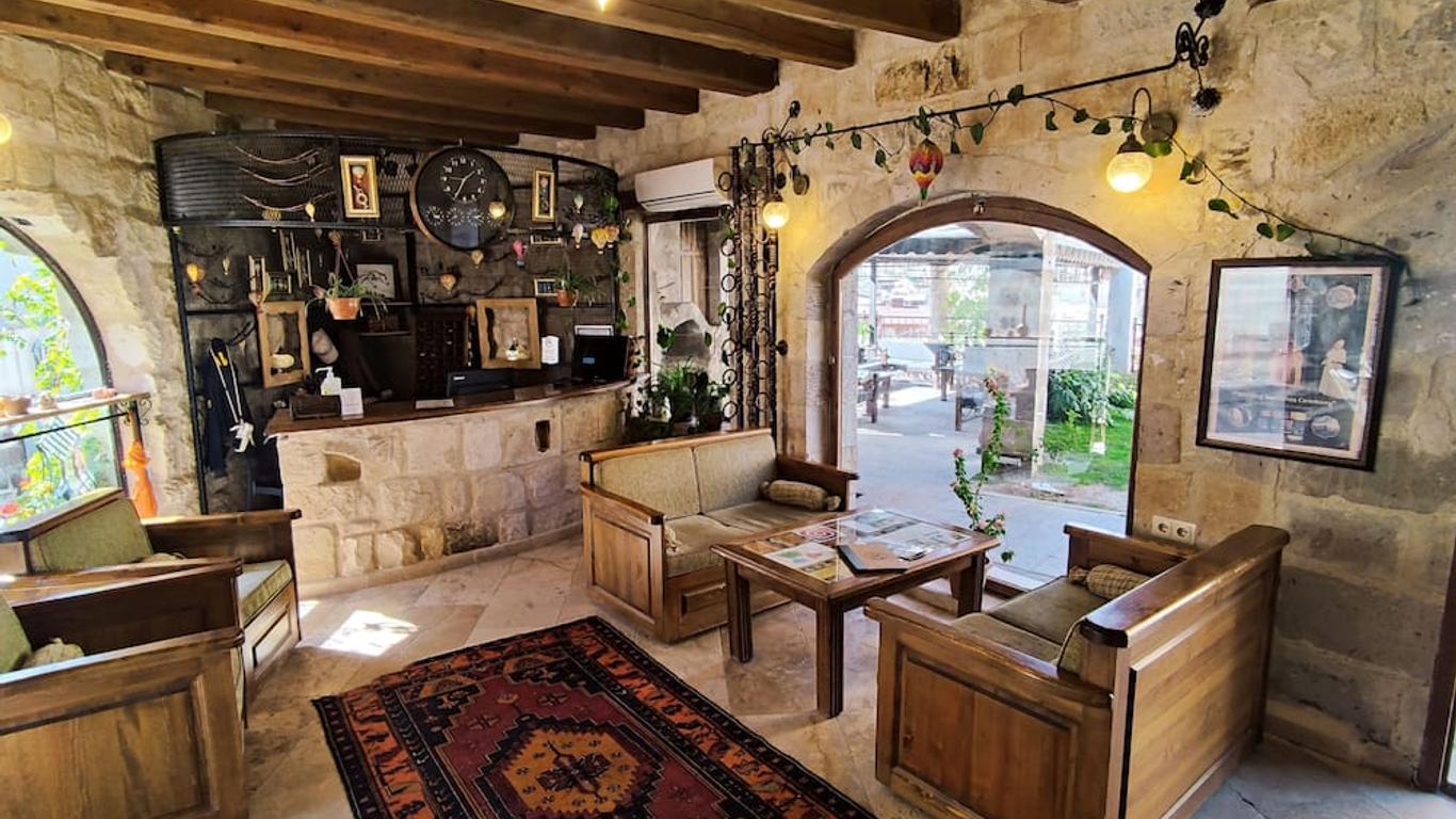 Elegance Cave Suites & Restaurant