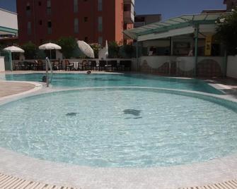 Hotel Gran Venere Beach 3 Superior - Bibione - Piscine
