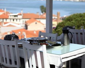 Cesmeli Han - Ayvalık - Balkon