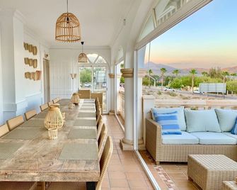 6 Bedroom Luxury Villa, Jacuzzi & heated pool 18 guests - Mutxamel - Comedor