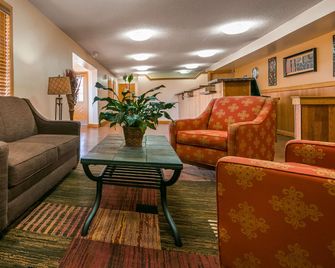 Sturgis Lodge & Suites, Travelodge by Wyndham - Sturgis - Hall d’entrée
