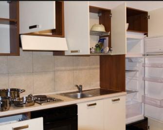 Residence Baiadosol - Fermo - Küche