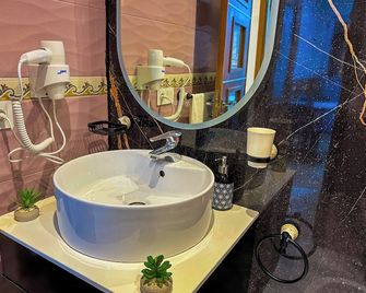 Elite Holiday Home - Luxury & Centric Flat - Tánger - Baño
