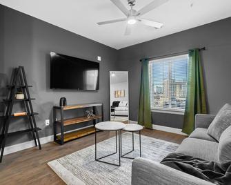 The Platinum Suite Penthouse The Gulch - Nashville - Living room